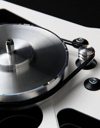 Rega Planar 10 Turntable