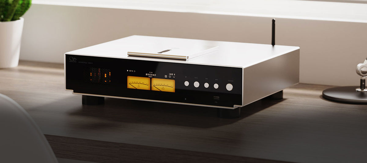 Shanling SACD/CD player on a desk