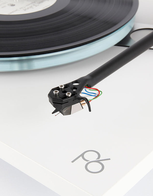 Rega Planar 6 Turntable with Ania Pro LOMC Cartridge – Audio Art Cable