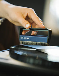 REKKORD Carbon Fiber Cleaning Brush